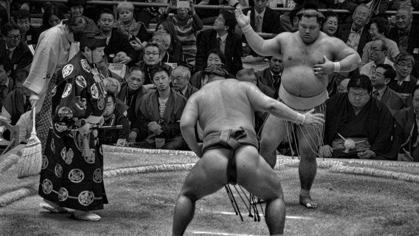 sumo deadlift